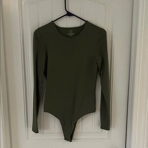 Nuuds women’s Long Sleeve Crewneck Bodysuit olive Medium